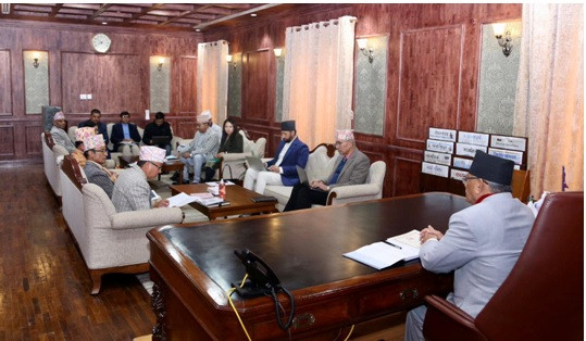    प्रधानमन्त्रीद्वारा निर्वाचन आयोगका पदाधिकारीसँग परामर्श   