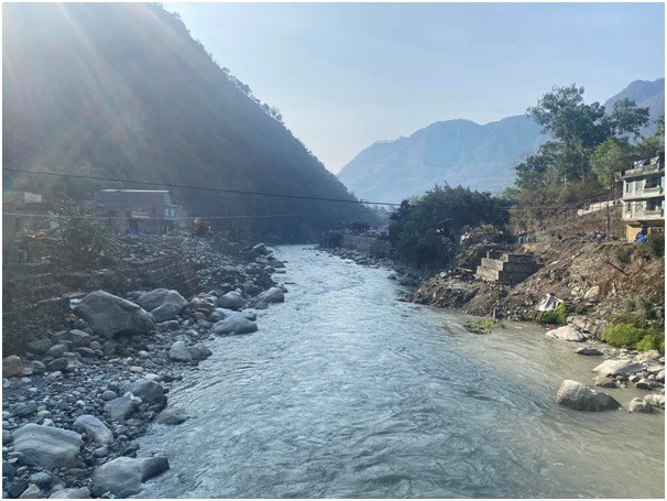 साँघुरिँदै कालीगण्डकी नदी : हराउँदै मौलिक स्वरुप   