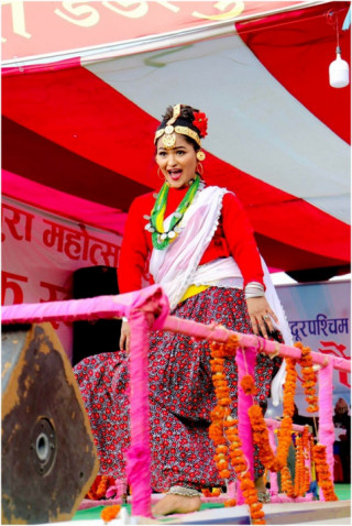 देउडा अभिनयमा जम्दै ‘झरना’   