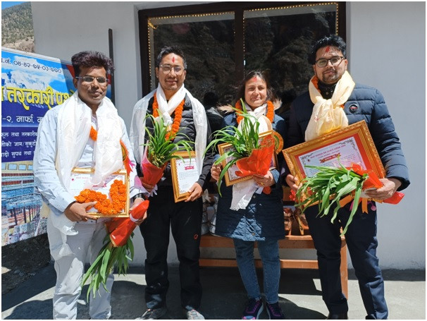 मुस्ताङमा स्वास्थ्यकर्मी सम्मानित 