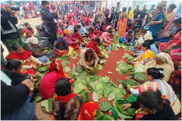 ताप्लेजुङमा टपरी गाँस्ने प्रतियोगिता  