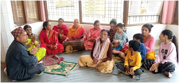 महिला सक्रियतामा भजन : हट्दै अल्छीपन, हलुङ्गिदै मन   