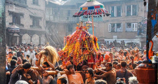 मध्यपुरथिमिमा बिस्केट जात्रामा चार दिन बिदा  