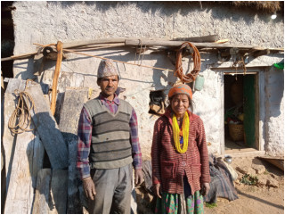 अशिक्षा र गरिबीको दूरावस्था, २६ वर्षमा १२ सन्तान !   