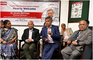 अन्तर्राष्ट्रिय परिवार नियोजन महासङ्घका महानिर्देशक डा बरमेजो नेपालमा   