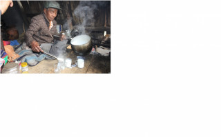 दुर्गमको गोठमै रमाएका नन्दप्रसाद