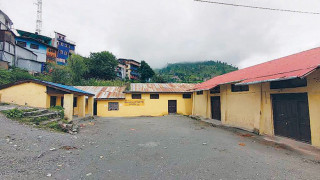 खाद्य डिपोमा चामल अभाव  
