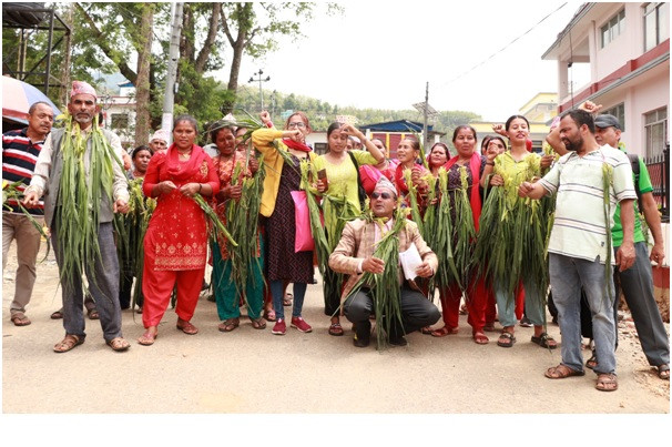 बाँदर नियन्त्रणको माग राख्दै धादिङका किसान आन्दोलित   