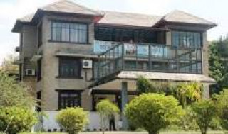 टिकट महँगो भएपछि रत्न मन्दिर छिरेनन् विदेशी   