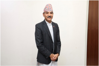 मुख्यसचिवमा डा अर्याल नियुक्त