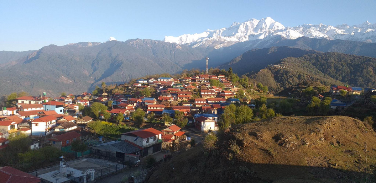 सुनसान बन्दै लमजुङका घरबास   
