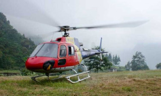 मनाङ एयरको हेलिकोप्टर सोलुखुम्बुको लाम्जुरापासमा दुर्घटनाग्रस्त  