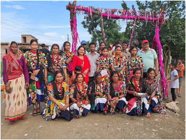     राना समुदायमा ‘सावनको डोला’को रौनक   