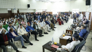 कांग्रेस बैठकमा नेताहरूको धारणा राख्नेक्रम जारी   