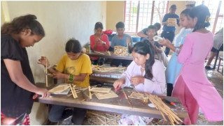   विद्यार्थी तथा अभिभावकको आकर्षणमा ‘पढ्दै कमाउँदै कार्यक्रम’ 