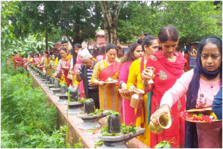 साउनको चौथो सोमबार : पशुपतिनाथलगायत देशभरका शिवालयमा भक्तजनको लाम   