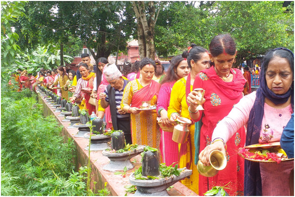 साउनको चौथो सोमबार : पशुपतिनाथलगायत देशभरका शिवालयमा भक्तजनको लाम   