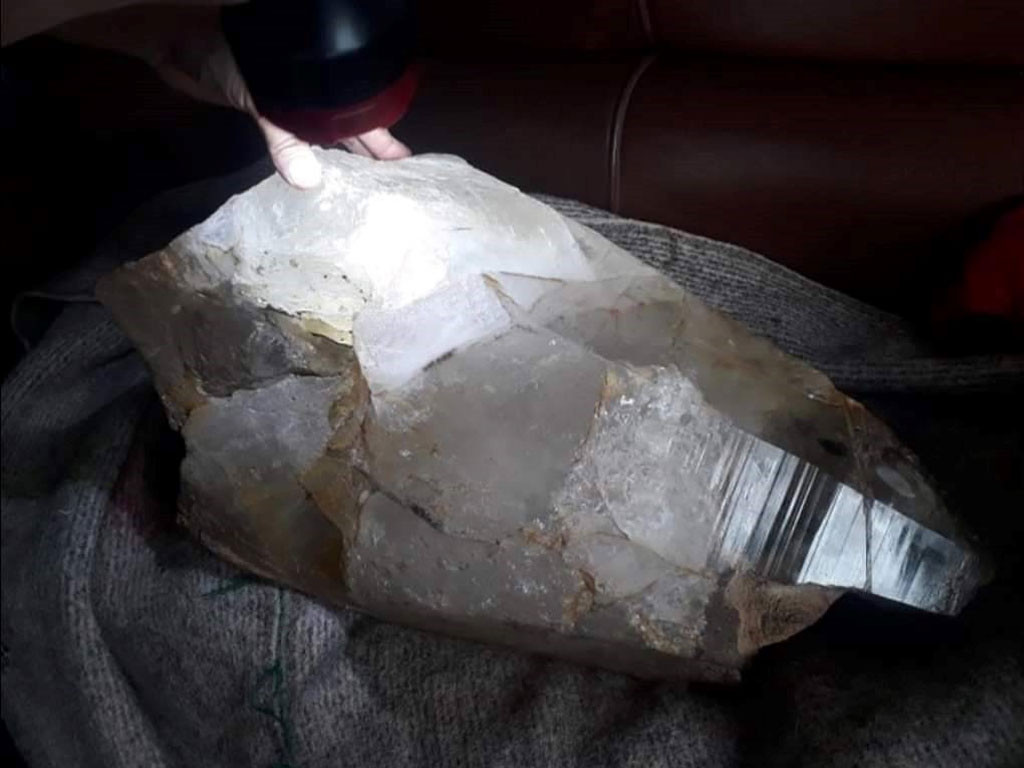 टल्कने ढुङ्गा परीक्षण गर्न भूगर्भविद्को टोली गोरखामा  