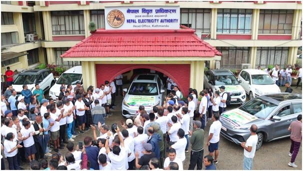      विद्युतीय सवारी साधनको प्रयोग प्रोत्साहन र प्रवर्द्धन गर्न र्‍याली 