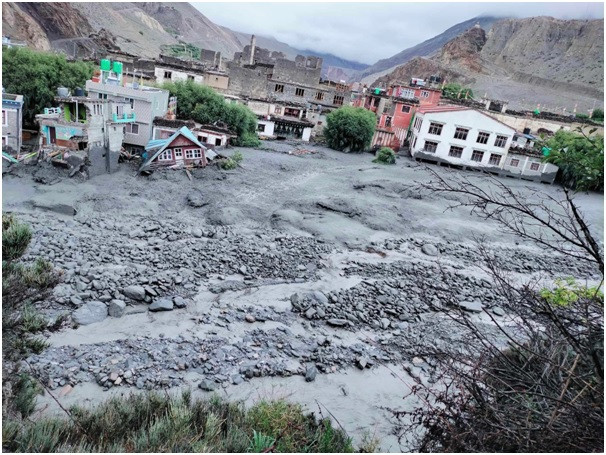 कागखोला बाढी : स्थानीय भन्छन्, ‘ज्यान त बच्यो, हेर्दा हेर्दै घरबारविहीन भयौँ’