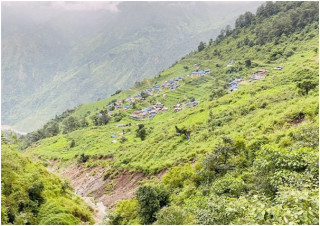 जमिन भासिँदै गएपछि खानीगाउँ पहिरोको जोखिममा  