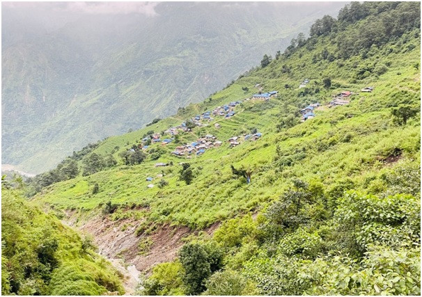 जमिन भासिँदै गएपछि खानीगाउँ पहिरोको जोखिममा  