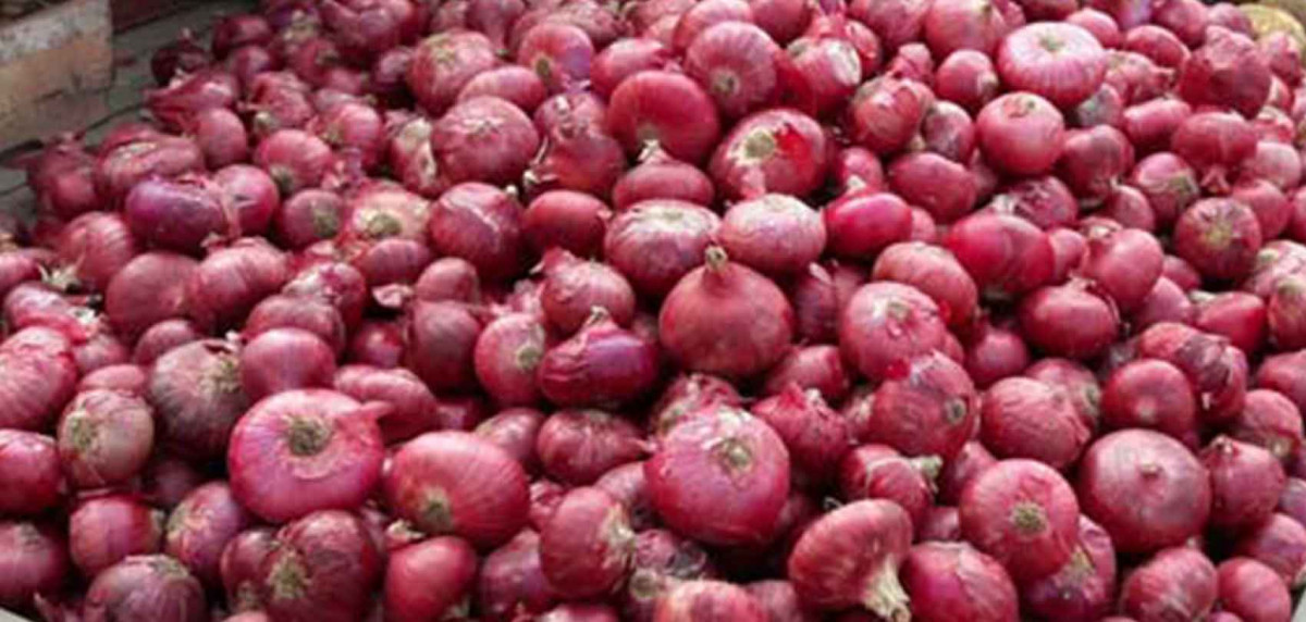 कालीमाटी बजारमा दुई दिनदेखि प्याज आएन, कालोबजारी गर्ने १७ जना कारबाहीमा 