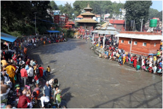 विधिपूर्वक मनाइयो पितृ सम्मान दिवस : गोकर्णमा साढे तीन लाख बढी भक्तजन   