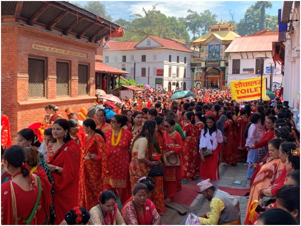 पशुपतिनाथ मन्दिरमा दर्शनार्थीको घुइँचो 