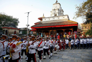     आज पूजा कोठा वा दसैँघरमा फूलपाती भित्र्याइँदै 