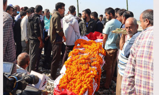 सहारा बनेको छोरो बाकसमा फर्किदा...  
