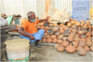 माटाका भाँडाले धानिएको पुस्तैनी जीवन   