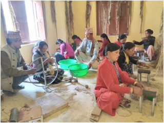 खेर गएको अल्लोबाट आयआर्जन गर्दै महिला  