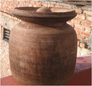 हराउँदै छन् काठका ठेकी  
