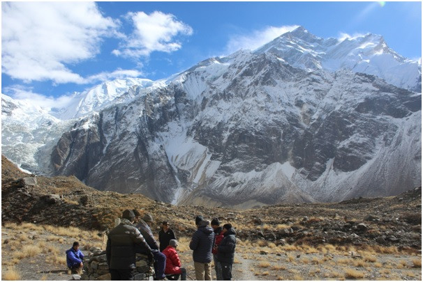 जेठो हिमालको आधार शिविर पूर्वाधारको प्रतीक्षामा  