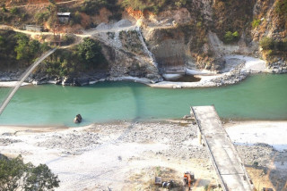 तमोरको पुल बाह्र वर्षदेखि अधुरै  