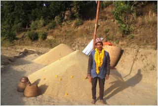  १६८ मुरी धान फलाएका मकरबहादुर बम्जन दम्पती ५० हजारबाट पुरस्कृत  