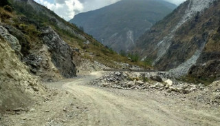 मातातीर्थ र फाखेल–फर्पिङ सडक दुई महिना बन्द हुने 