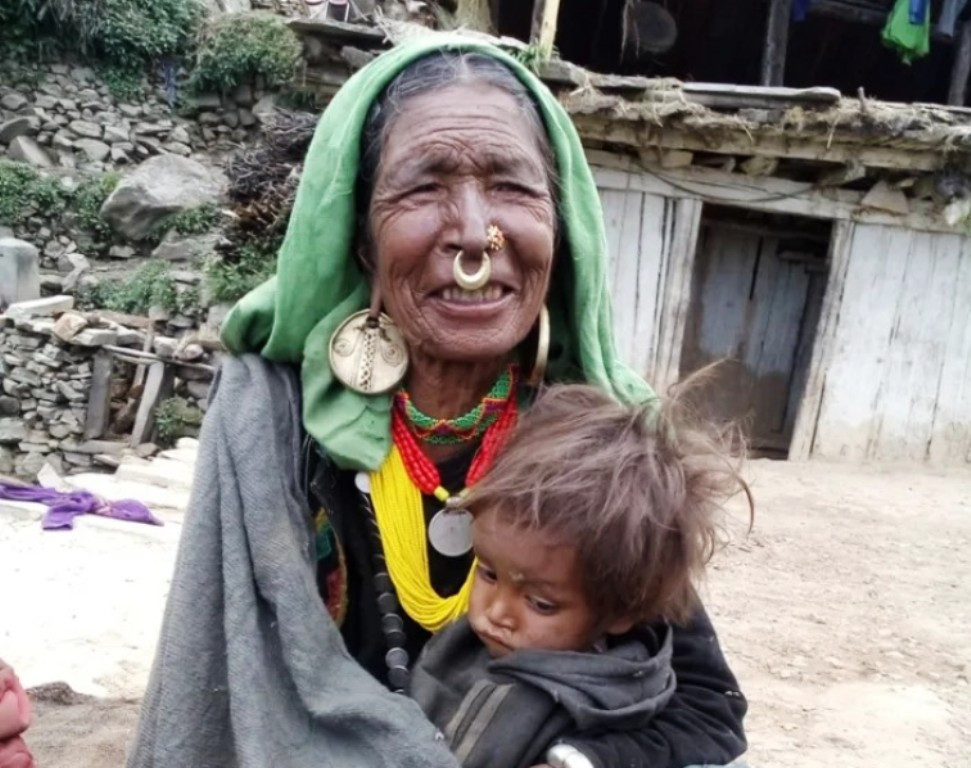हिमपात नहुँदा हुम्ली किसान चिन्तित  