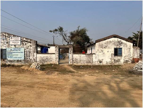 यस्तो पनि ‘बर्थिङ सेन्टर’ ! वर्षामा हिलाम्मे, हिउँदमा धुलाम्मे   