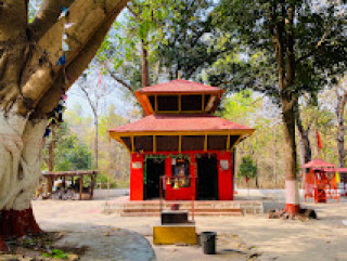 संरक्षणको पर्खाइमा बाल्मीकि आश्रम   