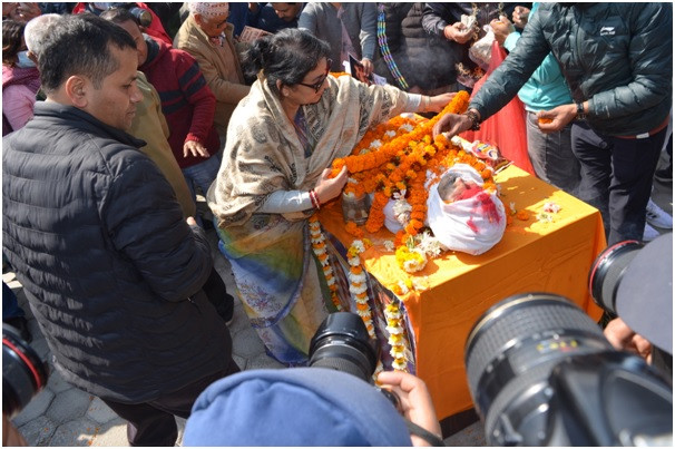 गायक तथा सङ्गीतकार आचार्यप्रति श्रद्धाञ्जलि अर्पण गरिँदै