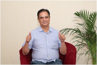 ‘अभिनेता एकै किसिमको भूमिकामा सीमित हुनु हँुदैन’ : अभिनेता आचार्य   