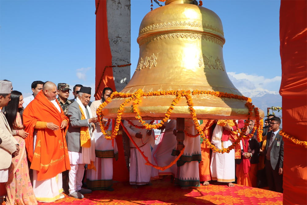      राष्ट्रपतिद्वारा स्वयम्भू महाचैत्यको पूजा सम्पन्न 