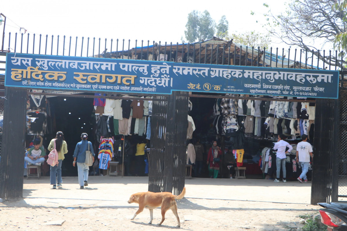 भृकुटीमण्डप खुला बजारमा पातलिए ग्राहक   