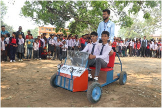    सल्यानटारका विद्यार्थीले बनाए विद्युतीय गाडी   