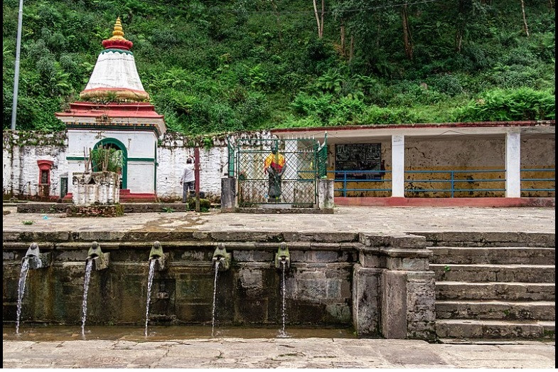 मातातीर्थ मेला सुरु, चन्द्रागिरिमा भोलि बिदा   
