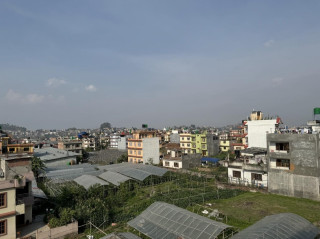      काठमाडौँ उपत्यकाको तापक्रम ३३ डिग्री पुग्यो   