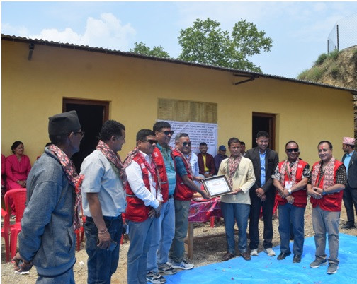 चन्दा सङ्कलन गरेर विद्यालय भवन निर्माण  