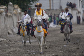 मध्यवर्षातमा  माथिल्लो मनाङमा यार्तुङको रौनक